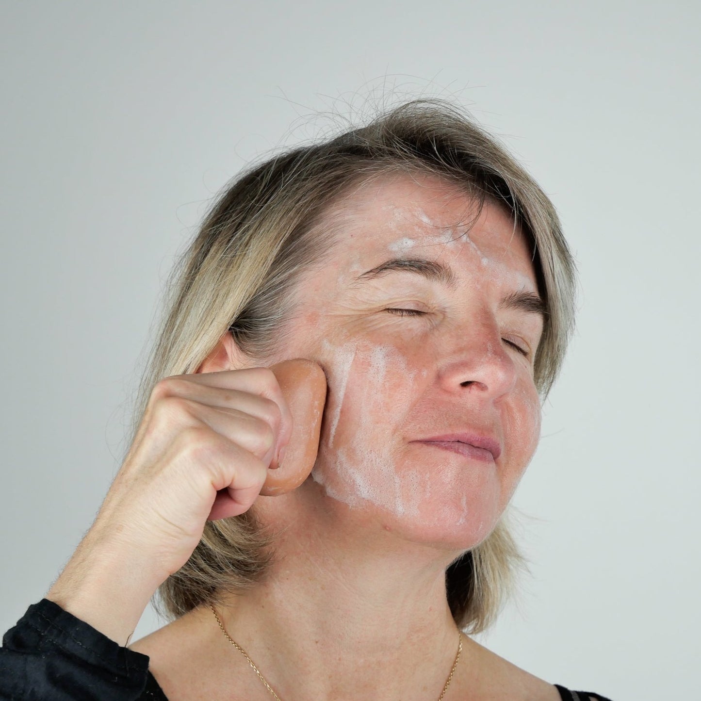 Nettoyant visage à l'huile de noyau d'abricot